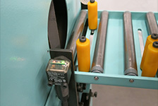 AN/A equipment, complete with “Keyence” photocell and PLC to determinate abra sive belts opening and closing (to link with AV-AVU-ADN feed systems )